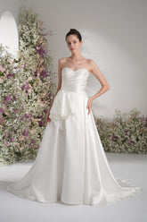 A-Line Sweetheart Sleeveless Lace Pleating Satin Wedding Dress with Court Train