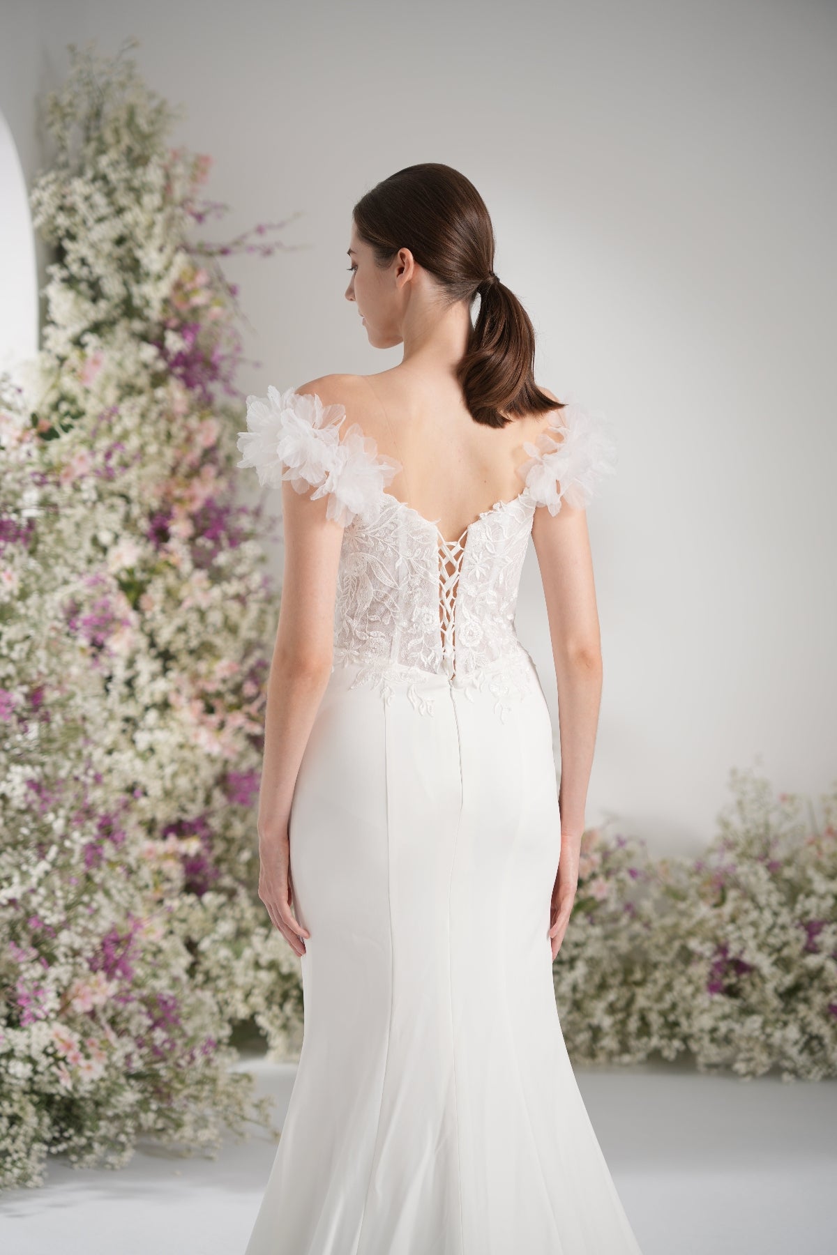 Trumpet/Mermaid Off-The-Shoulder Sleeveless Lace Applique Sexy Wedding Dress With Court Train