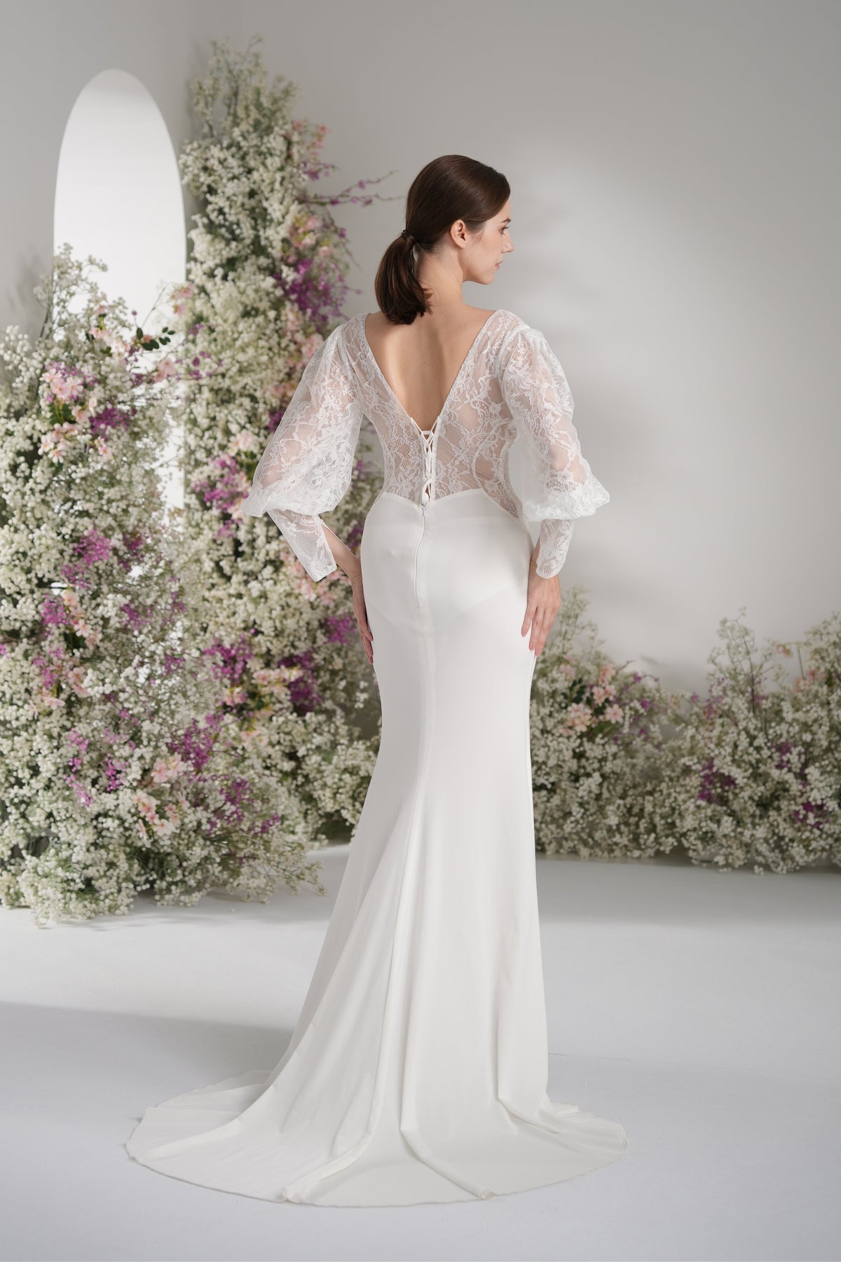 Trumpet/Mermaid Queen neckline Long Sleeve Lace Modest Wedding Dress With Court Train