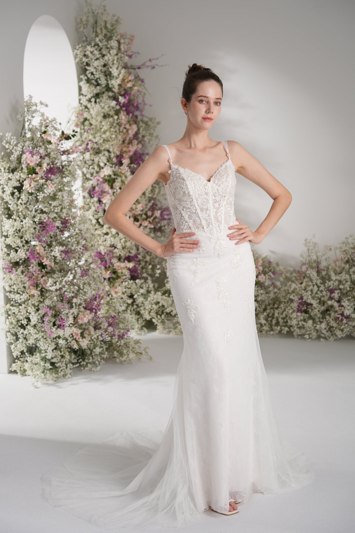 Trumpet/Mermaid Sweetheart Sleeveless Lace Applique Sexy Wedding Dress With Court Train
