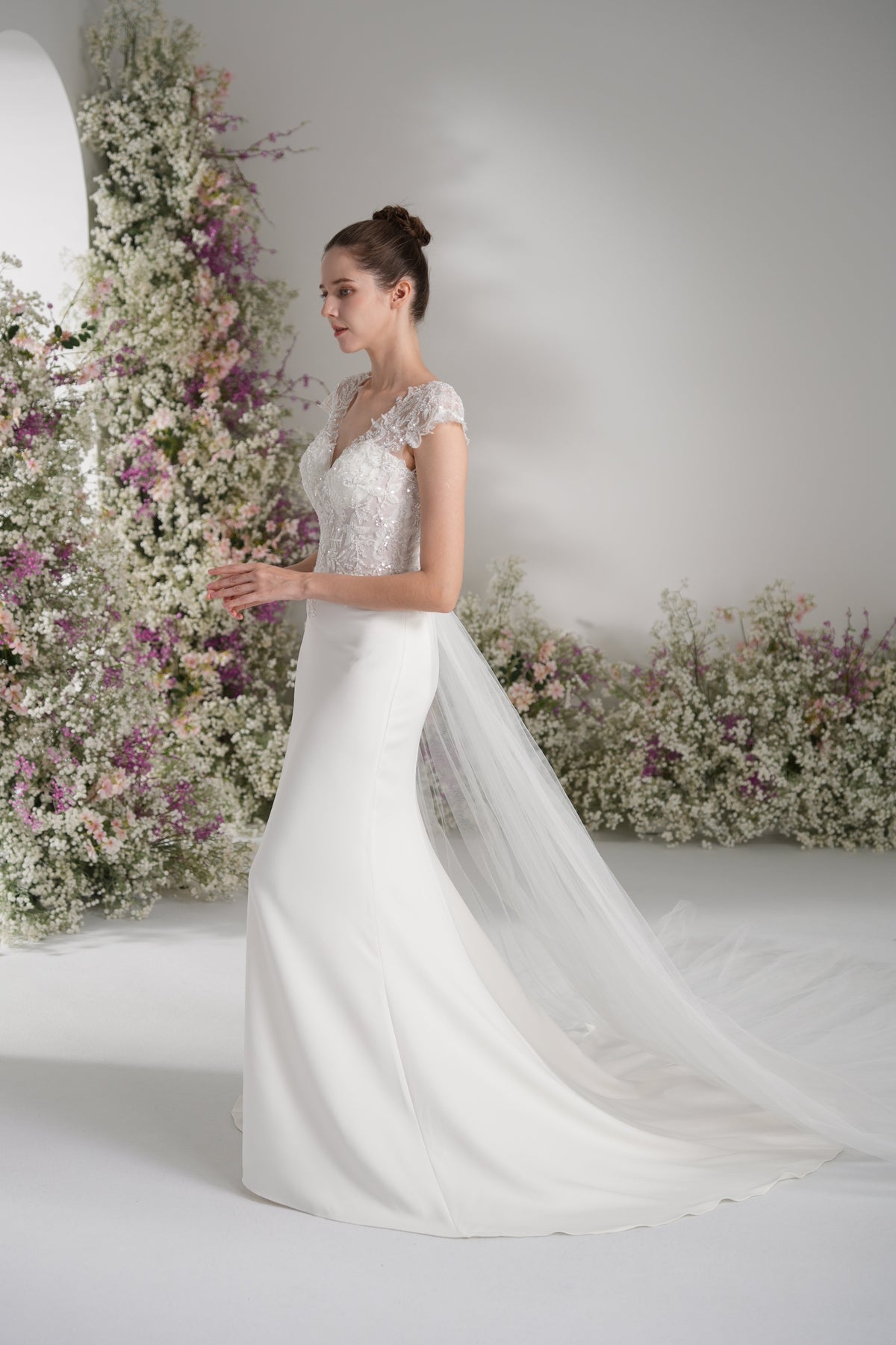 Trumpet/Mermaid V-neck sleeveless beading lace cape wedding dress With Court Train