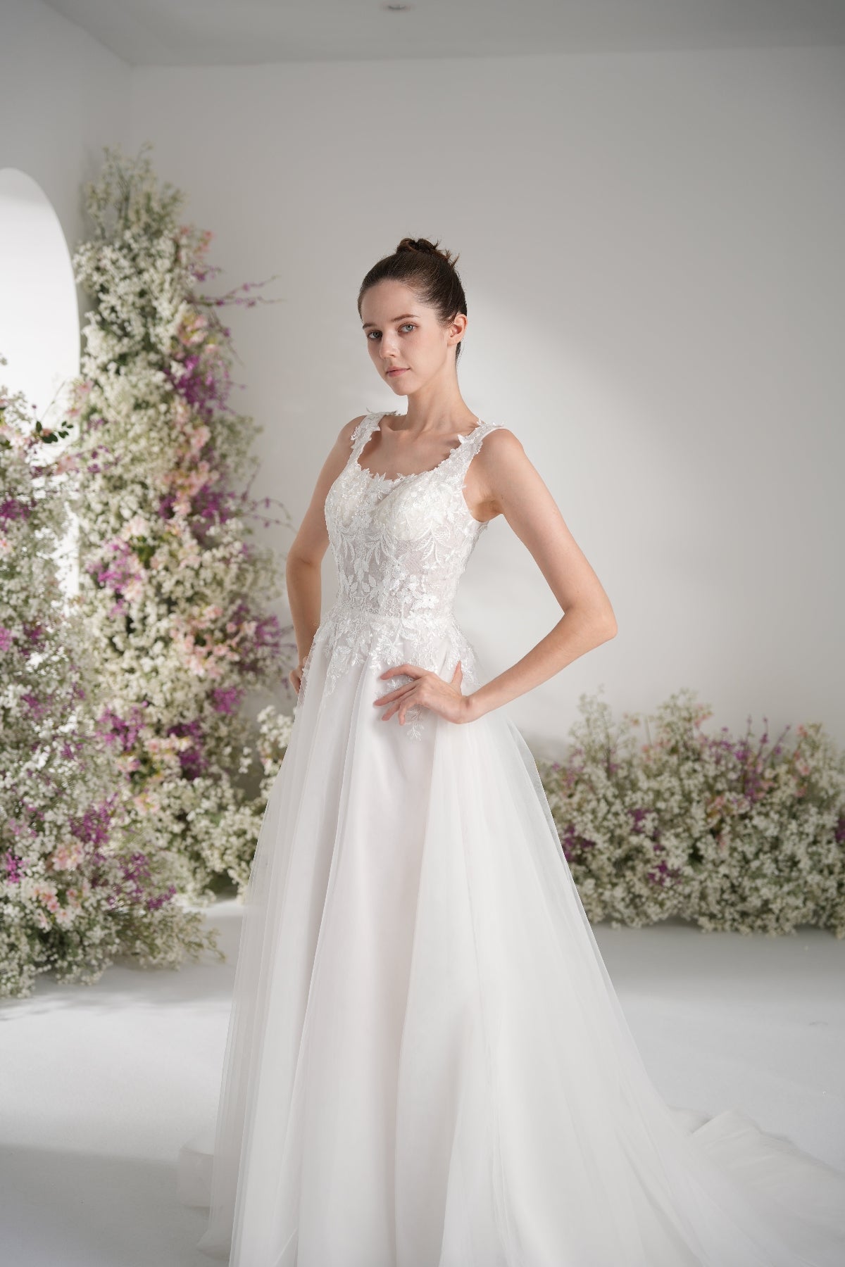 A-line Square Neck Lace Tulle Wedding Dress With Court Train