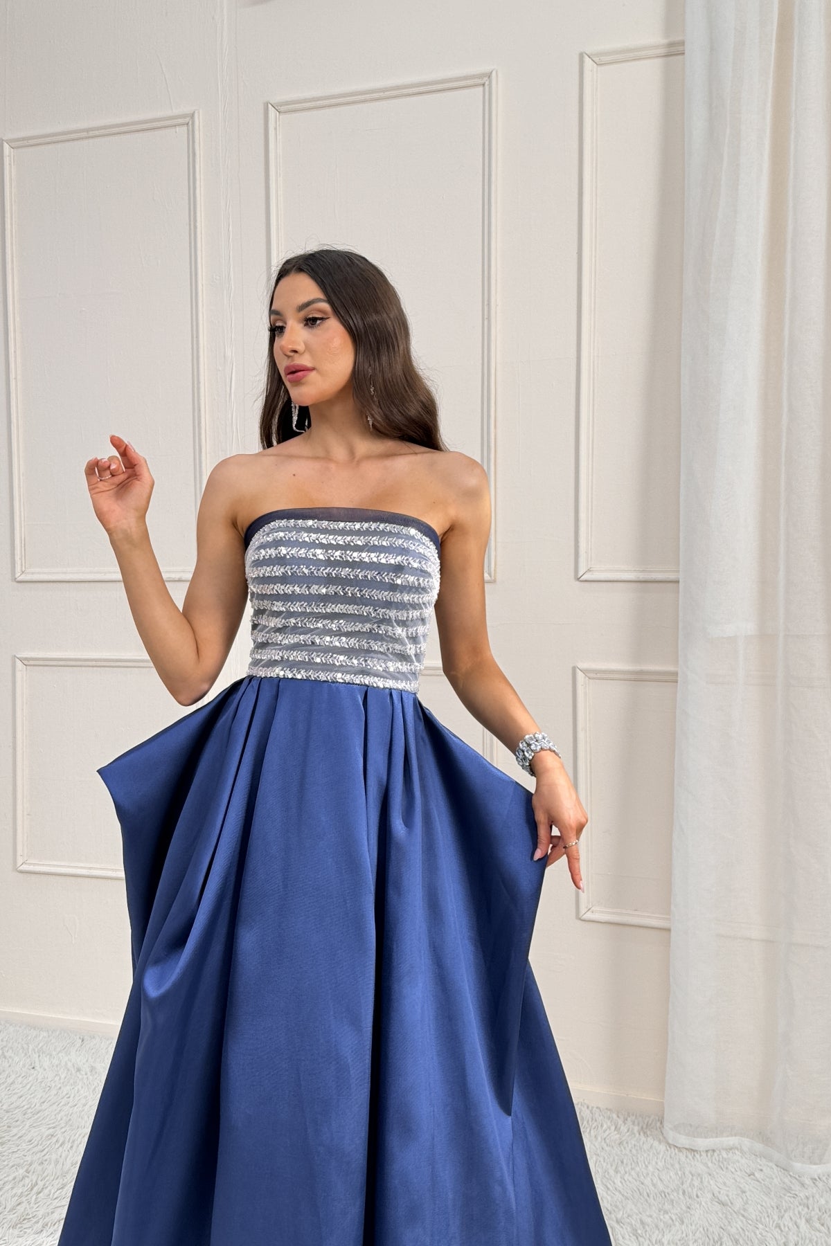 A-line Strapless Sleeveless Beading Satin/Floor Length Prom Dress