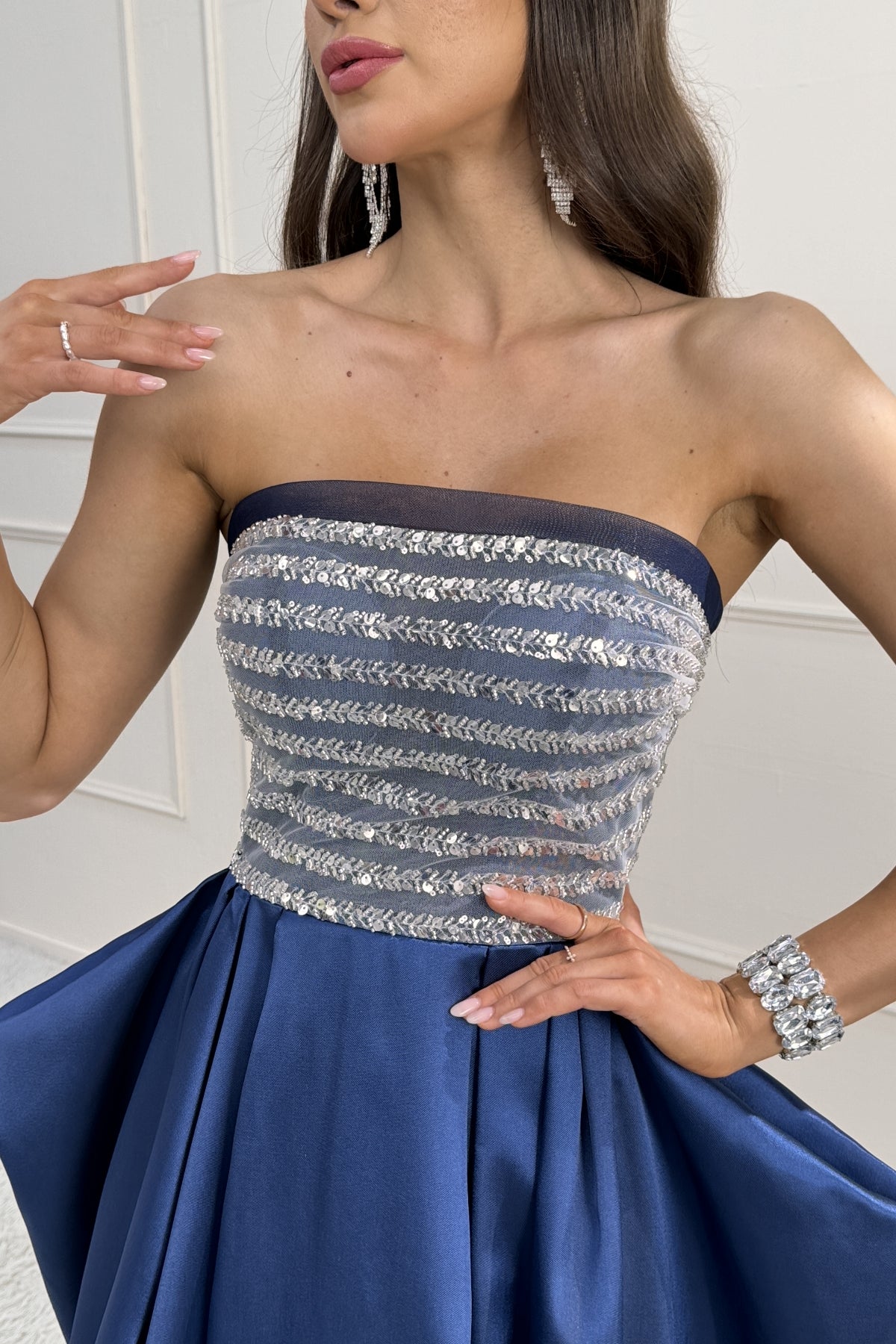 A-line Strapless Sleeveless Beading Satin/Floor Length Prom Dress