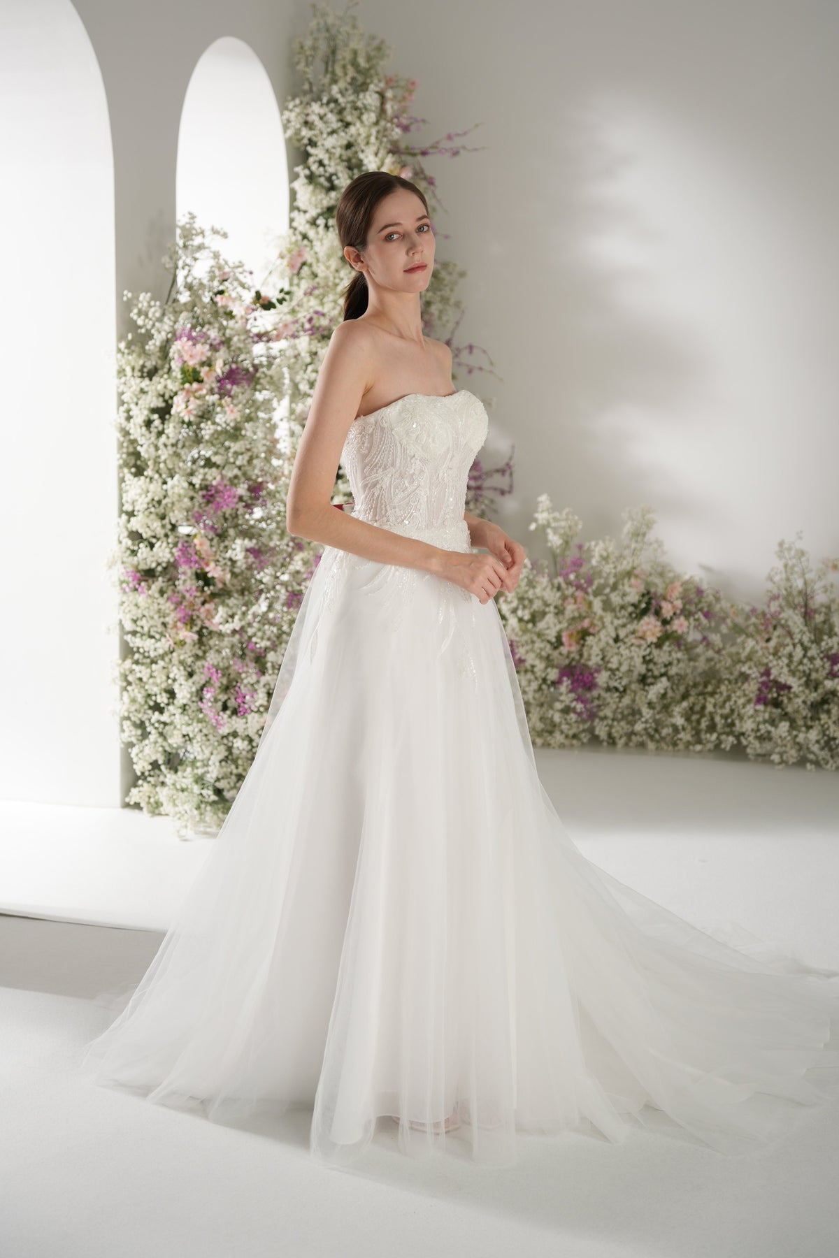 A-line Strapless Lace Beading Tulle Elegant Wedding Dress With Court Train
