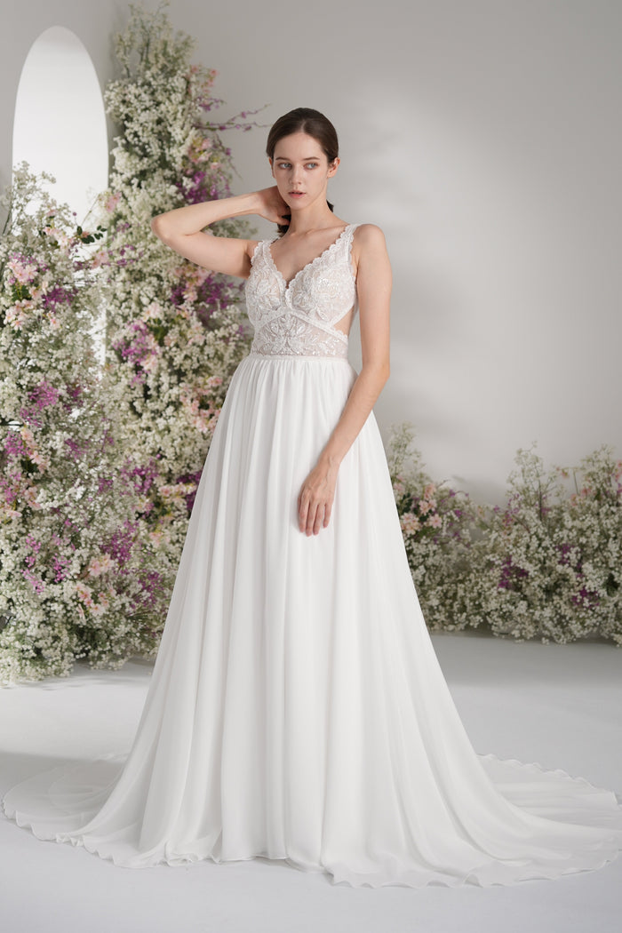 A-line V-neck Sleeveless Luxurious Lace Wedding Dress With Court Train