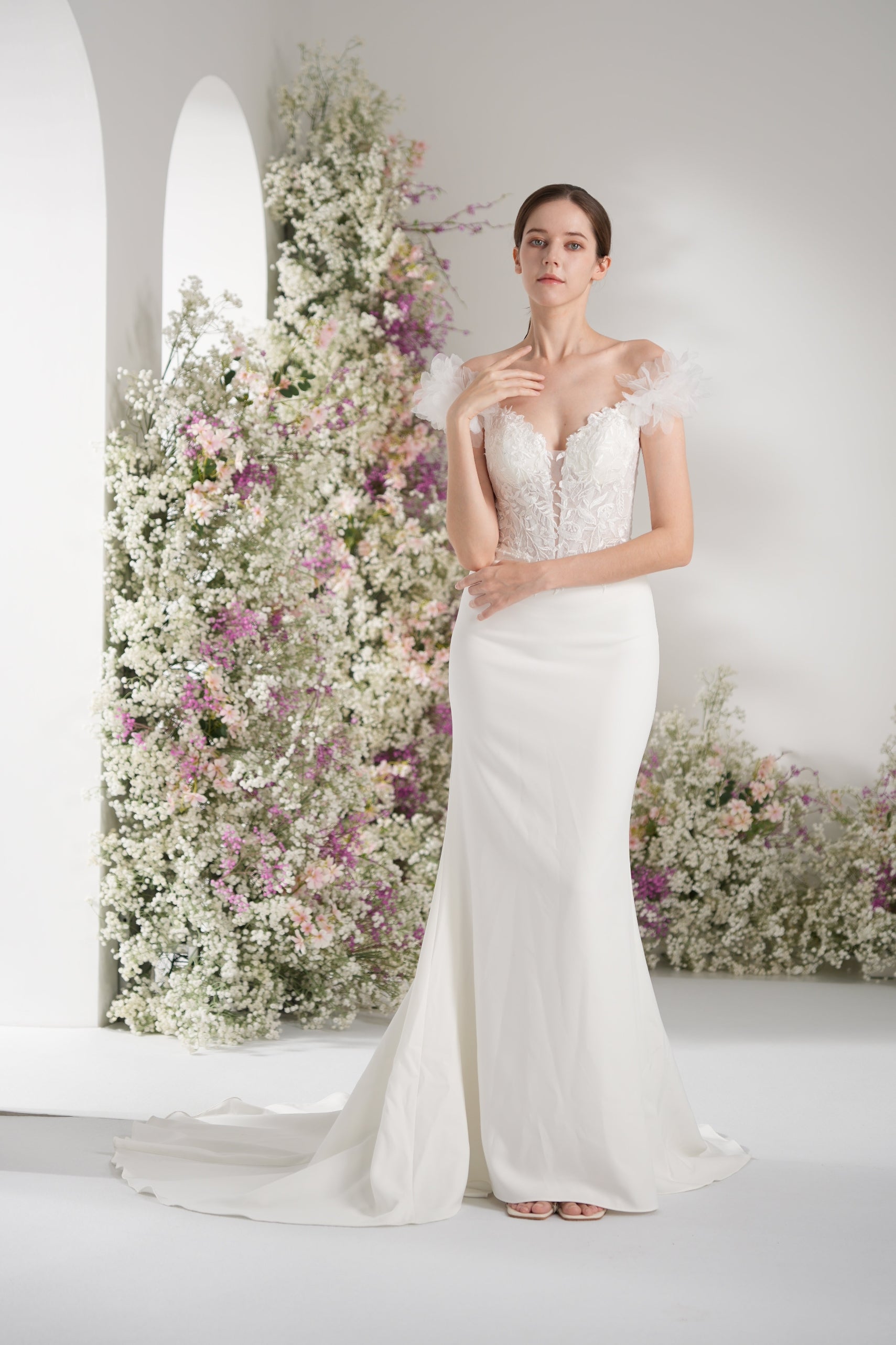 Trumpet/Mermaid Off-The-Shoulder Sleeveless Lace Applique Sexy Wedding Dress  With Court Train