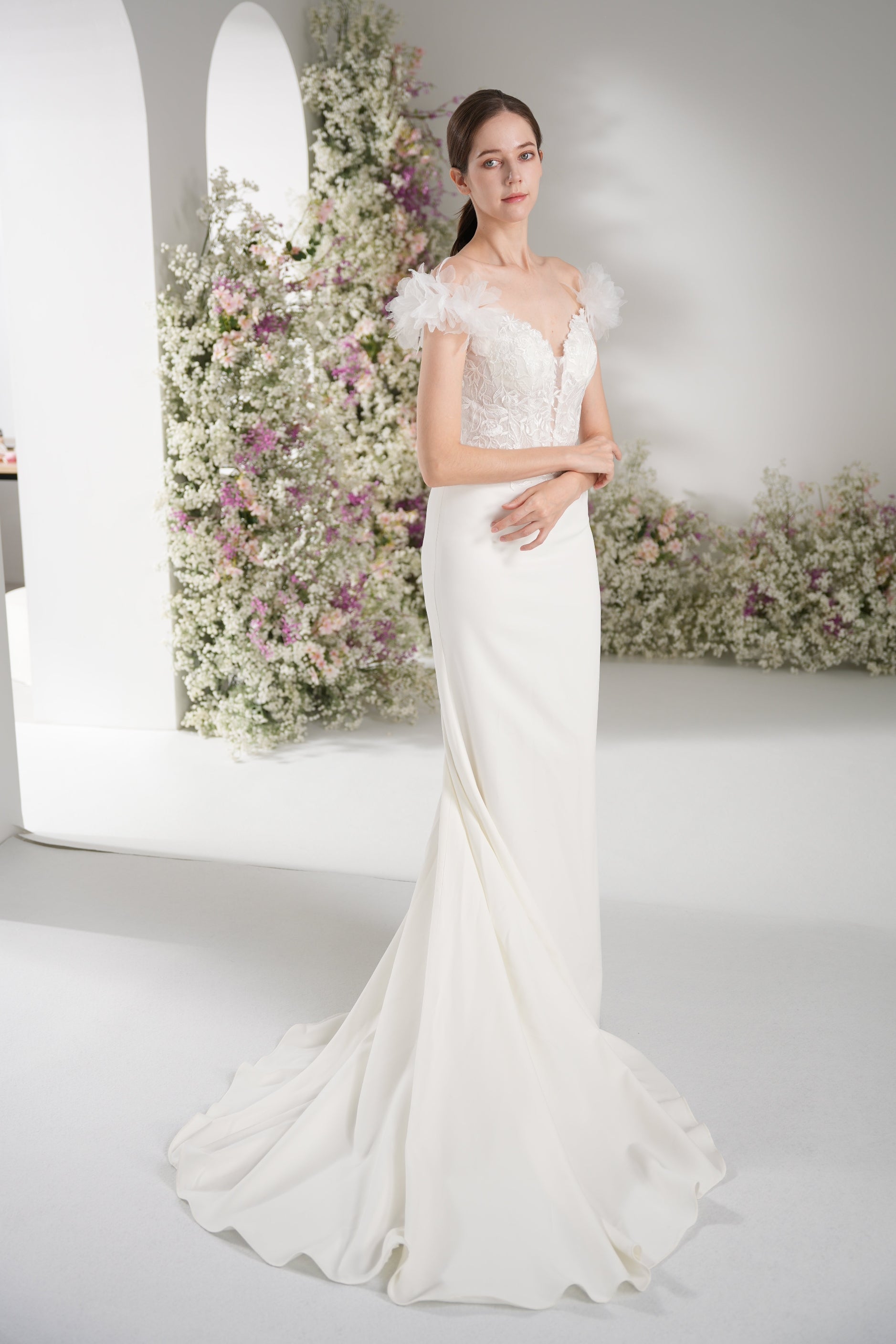 Trumpet/Mermaid Off-The-Shoulder Sleeveless Lace Applique Sexy Wedding Dress  With Court Train