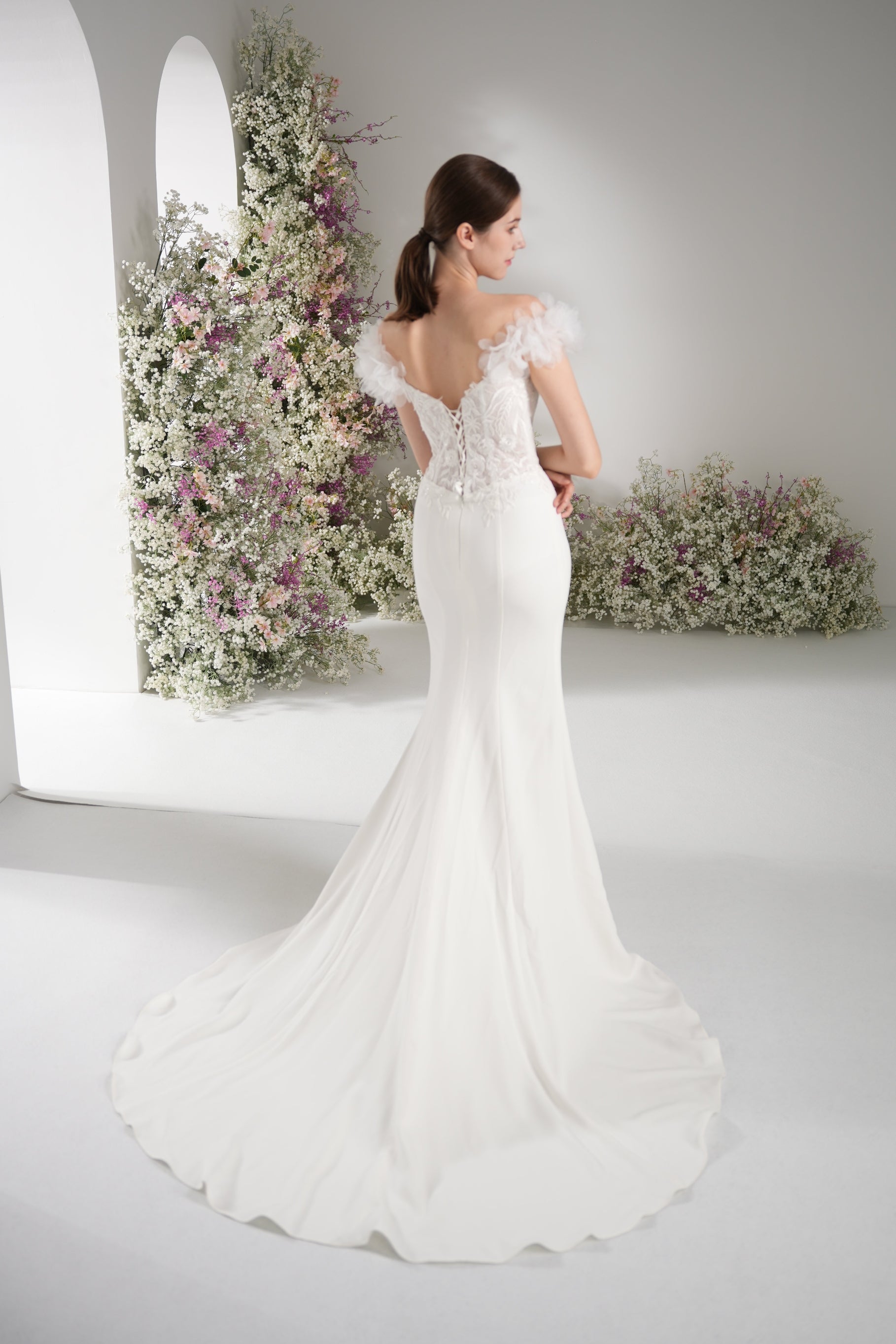 Trumpet/Mermaid Off-The-Shoulder Sleeveless Lace Applique Sexy Wedding Dress  With Court Train