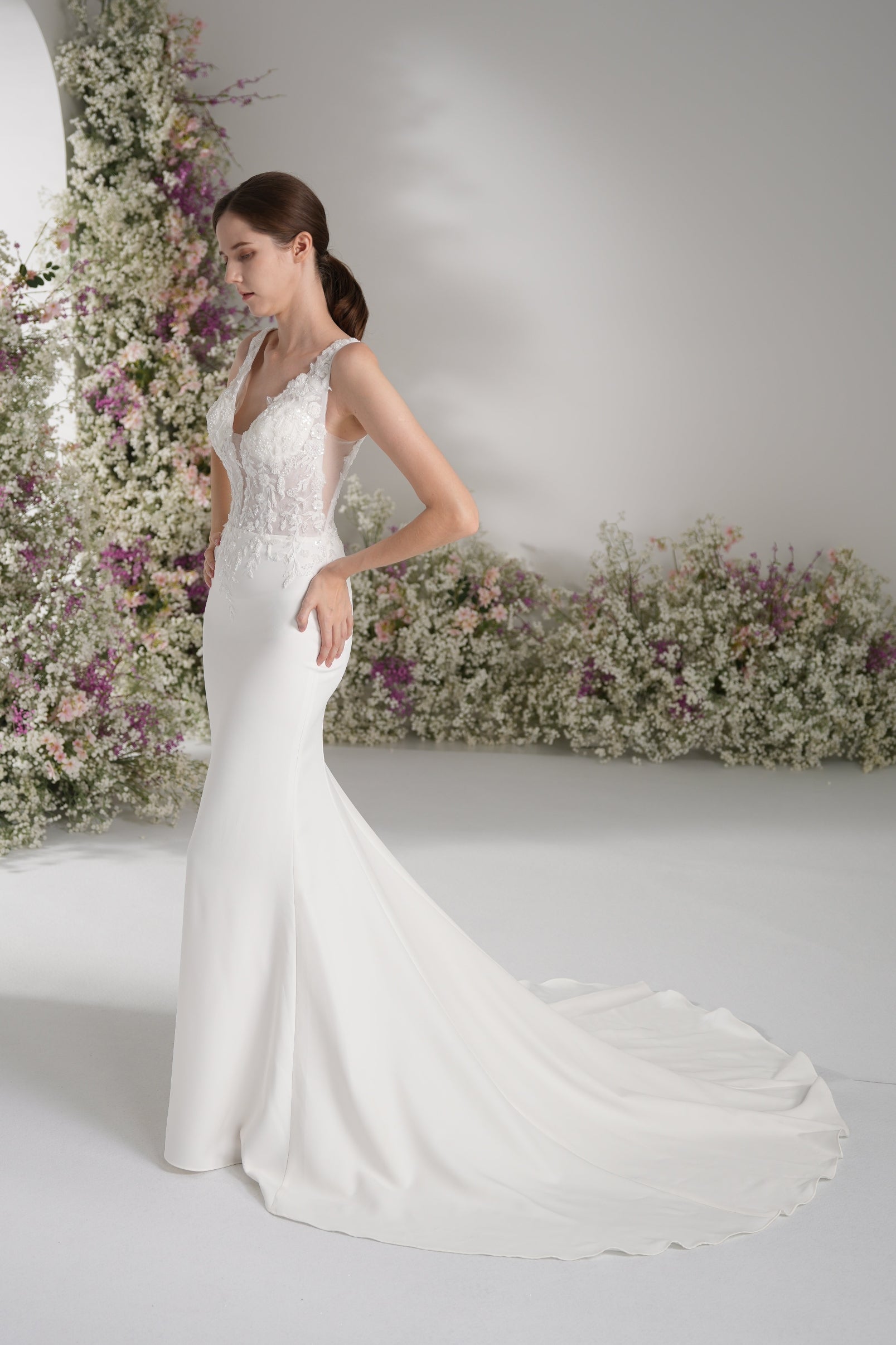 Trumpet/Mermaid Spaghetti Strap Deep V Neck Sleeveless Lace Applique Sexy Wedding Dress  With Court Train