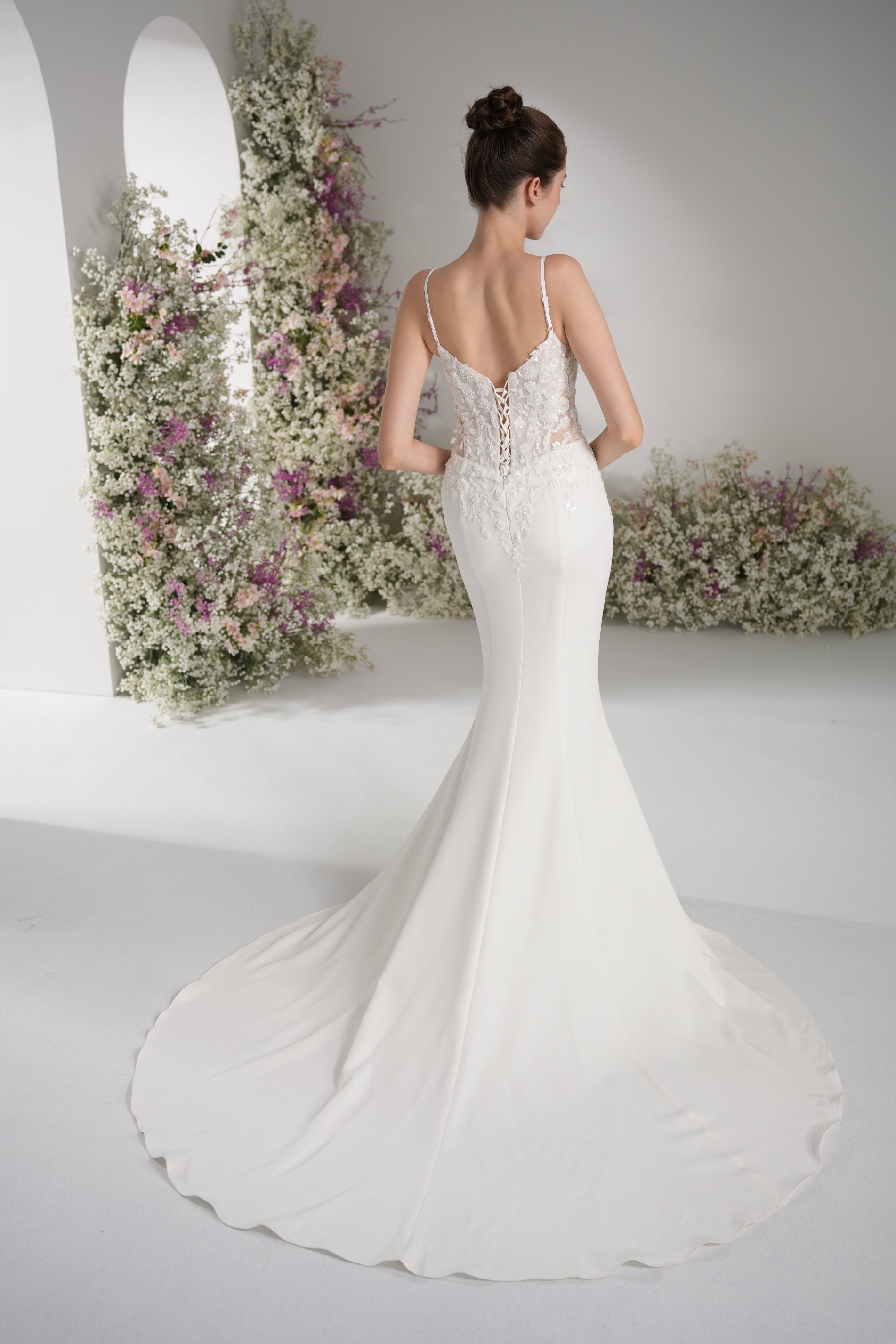 Trumpet/Mermaid Spaghetti Strap Sleeveless Beading Lace Stretch Satin Sexy Wedding Dress  With Court Train