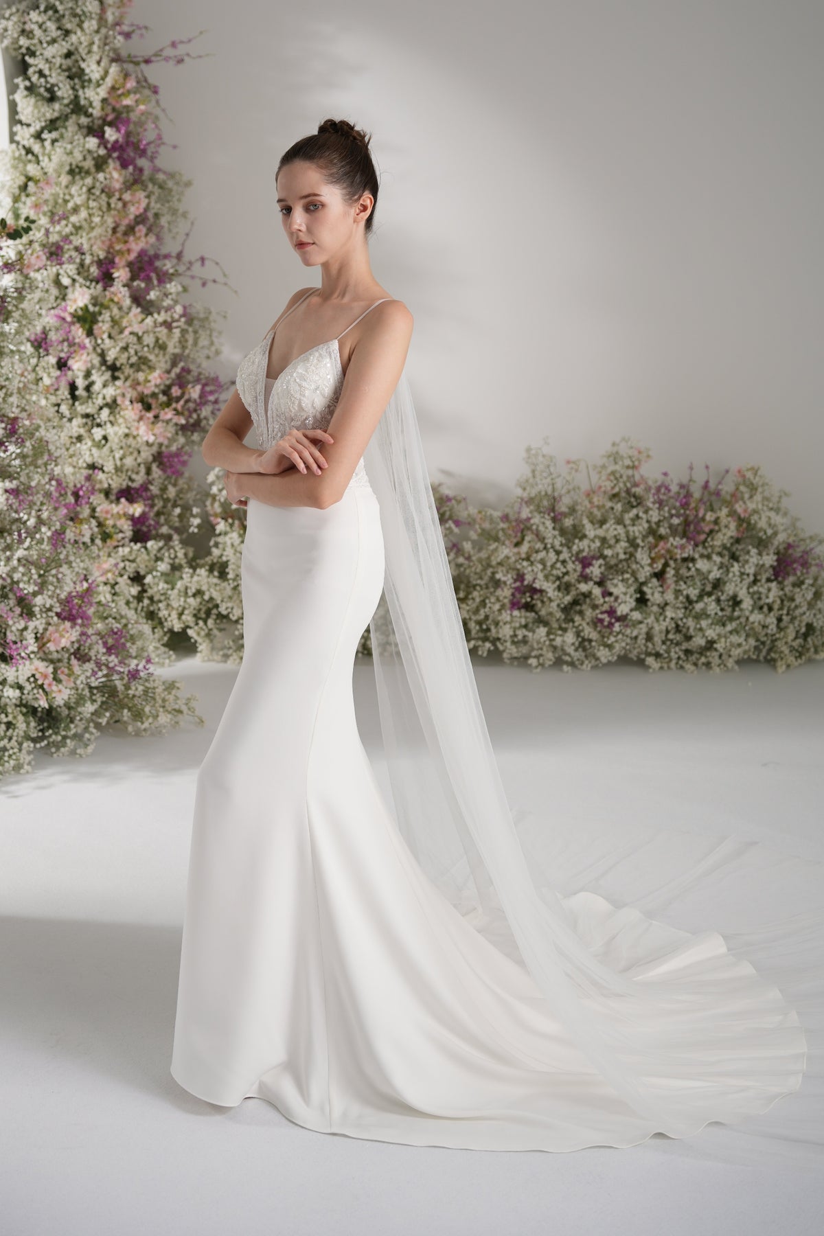 Trumpet/Mermaid Spaghetti Strap V Neck Sleeveless Lace Cape Mesh Wedding Dress With Court Train