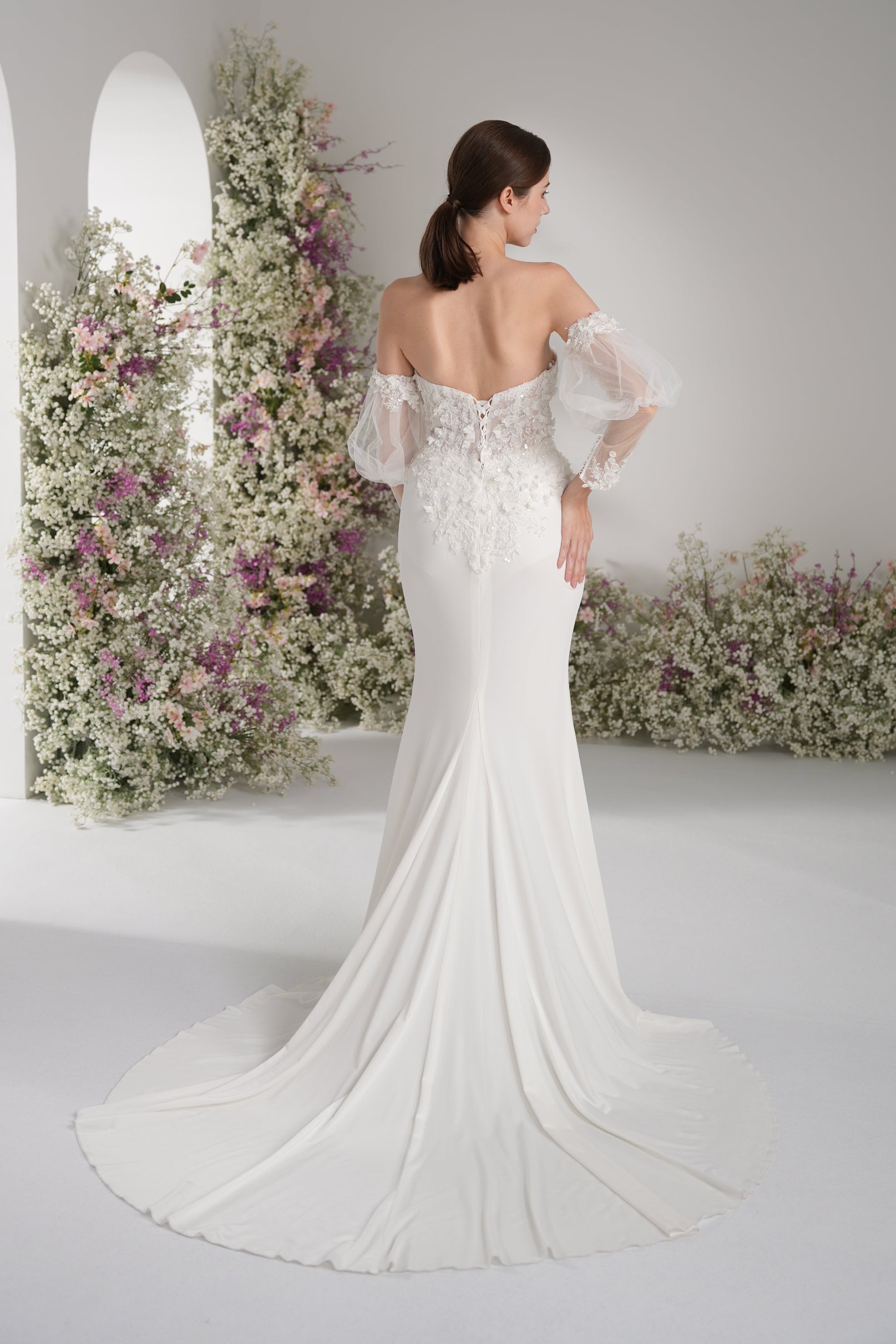 Trumpet/Mermaid Sweetheart Long Sleeve Applique Lace Beading Sexy Wedding Dress with Court Train
