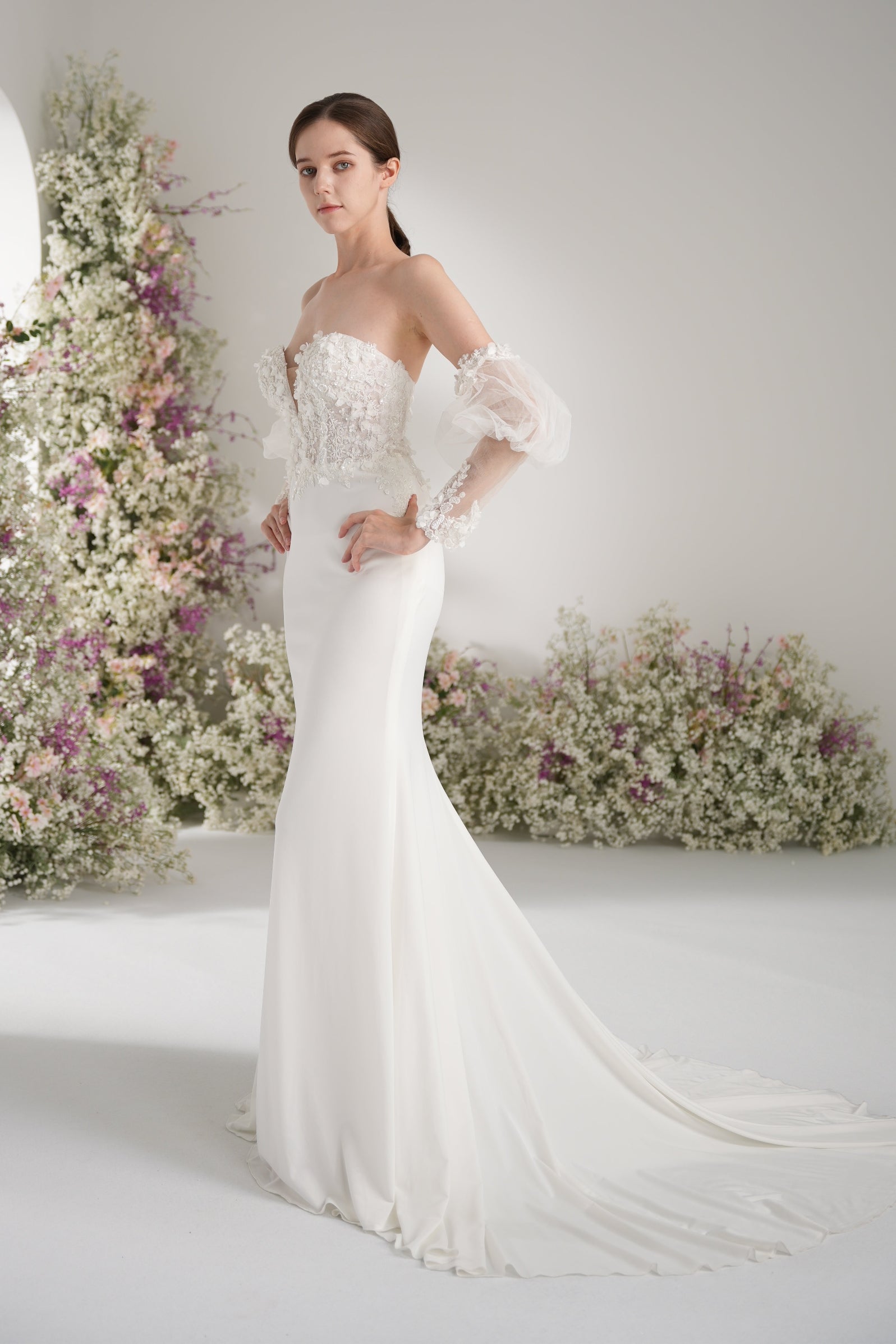 Trumpet/Mermaid Sweetheart Long Sleeve Applique Lace Beading Sexy Wedding Dress with Court Train