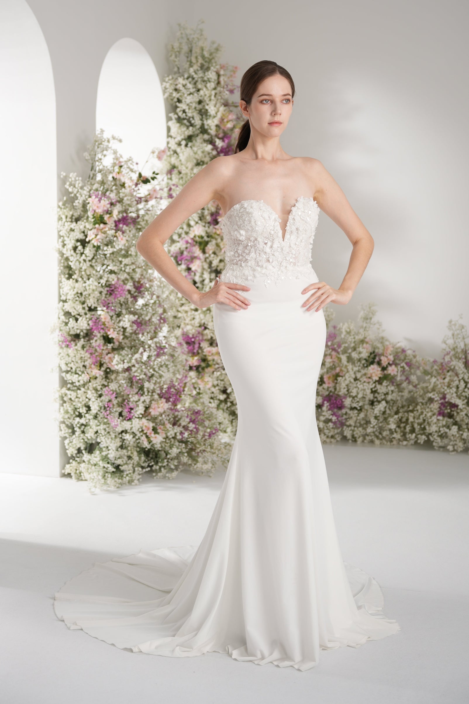 Trumpet/Mermaid Sweetheart Long Sleeve Applique Lace Beading Sexy Wedding Dress with Court Train