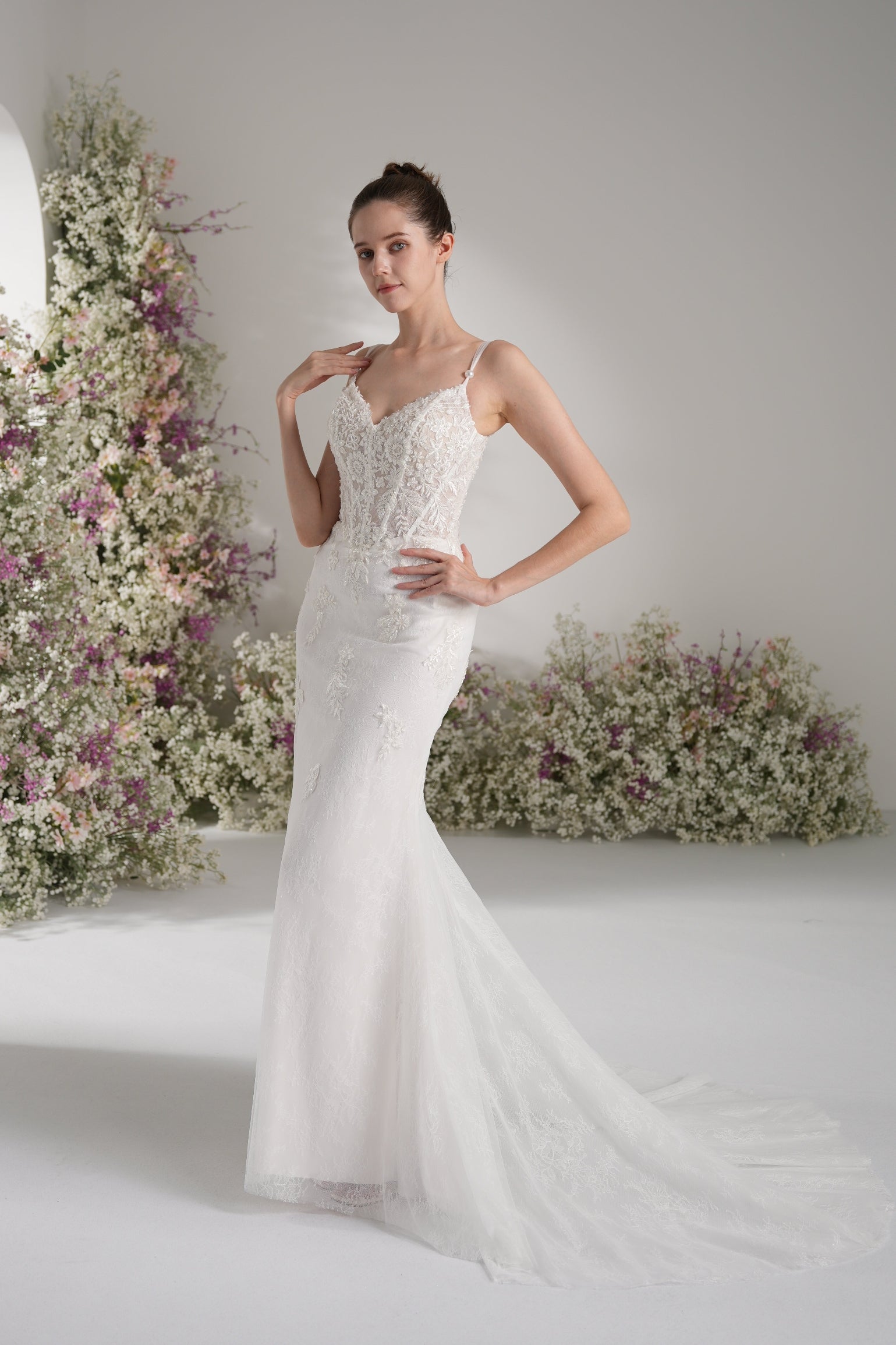 Trumpet/Mermaid Sweetheart Sleeveless Lace Applique Sexy Wedding Dress With Court Train